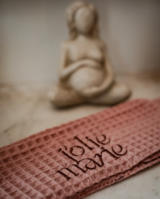 Les-ingrédients-cosmétiques-à-éviter-pendant-la-grossesse-et-l-allaitement-alternatives-sûres J'olie Marie