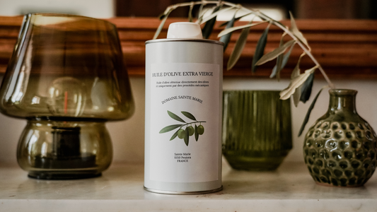 Huile d'olive bio : pourquoi c'est l'alliée de la peau des femmes enceintes