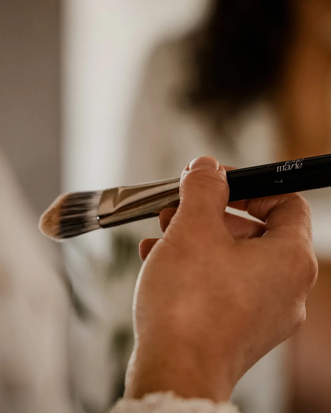 Pinceau BB crème professionnel fibres synthétiques - application teint parfait
