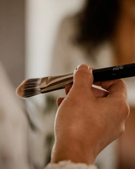 Pinceau BB crème professionnel fibres synthétiques - application teint parfait
